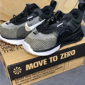 COPY - Nike air max 2021 size 6C